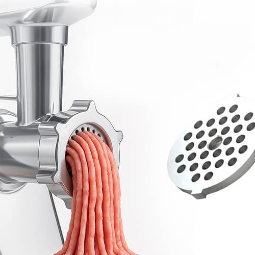 Насадка для классического фарша и мясорубка STL MG-M11 из которой выходит классический фарш.